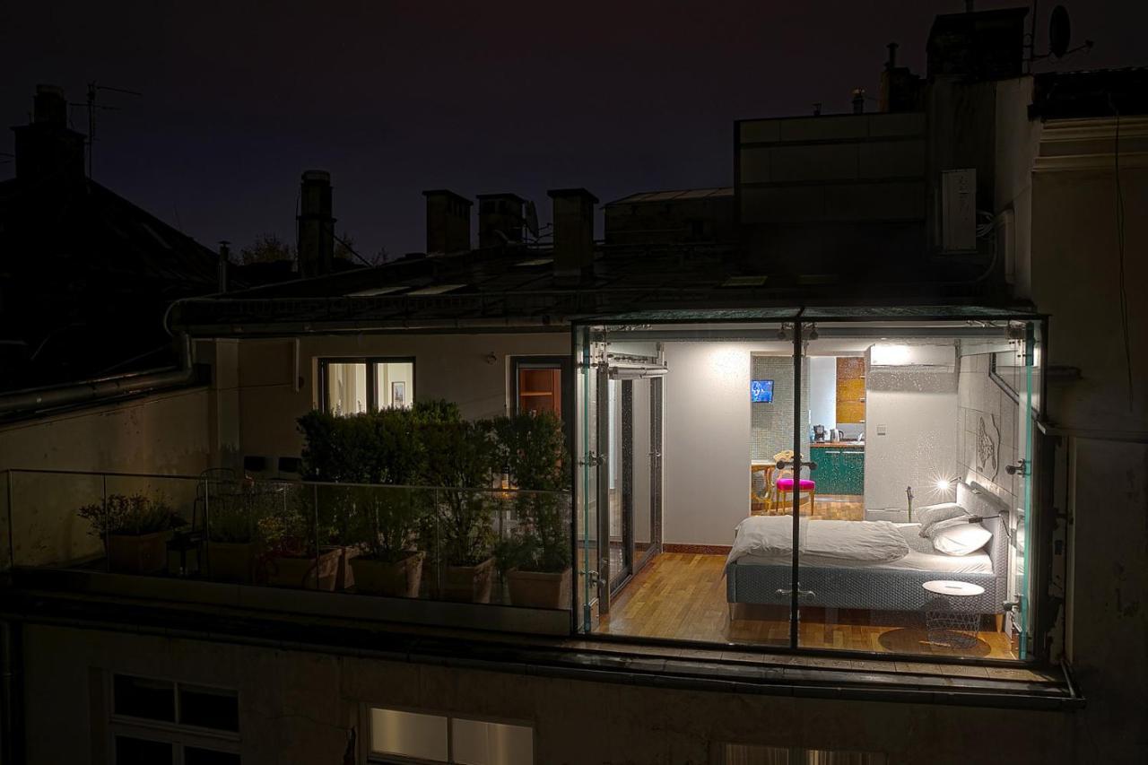 Main Square Studio With Terrace & Air Condition, Krakow